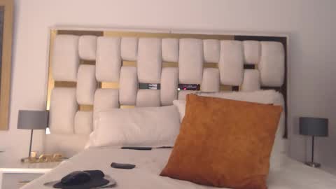 Bella Milf online show from October 17, 12:36 am