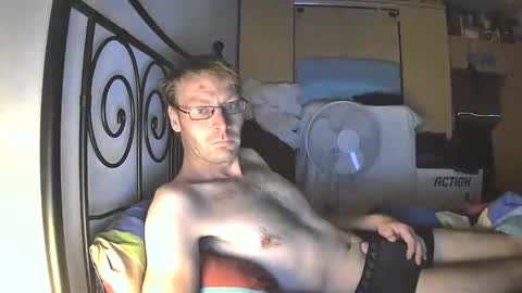 hotbilly_39 online show from September 12, 10:12 pm