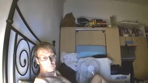 hotbilly_39 online show from September 11, 10:00 pm