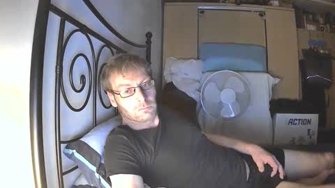 hotbilly_39 online show from September 25, 9:00 pm