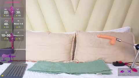 hotboy21_ online show from October 19, 5:01 am