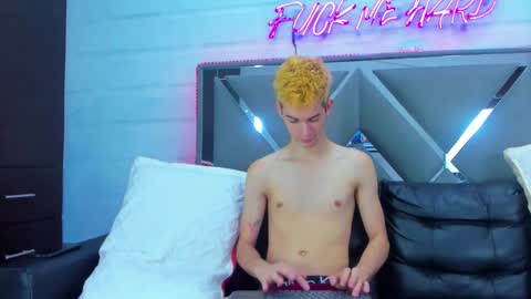 DANIEL AND KEVIN online show from November 3, 6:25 am