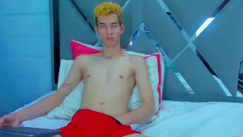 DANIEL AND KEVIN online show from November 6, 6:38 am