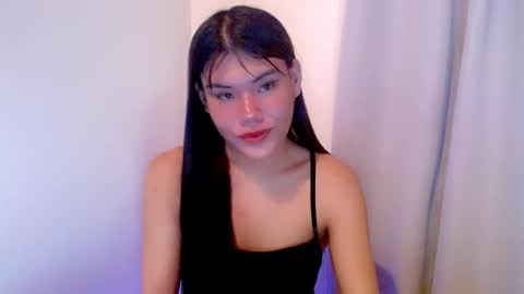 Snapshot of hotbunnyrainx chatting on December 3, 8:44 pm rain online show from December 3, 8:44 pm
