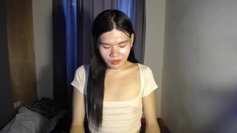 Snapshot of hotbunnyrainx chatting on October 16, 2:55 am rain online show from October 16, 2:55 am