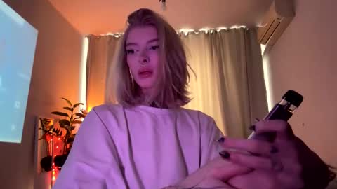 Snapshot of hotchubently chatting on March 3, 7:43 am hotchubently online show from March 3, 7:43 am