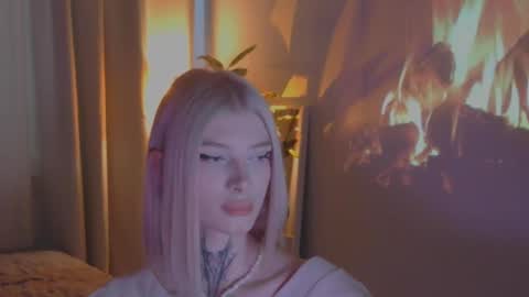 Snapshot of hotchubently chatting on March 5, 11:17 am hotchubently online show from March 5, 11:17 am
