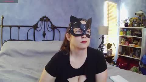 Tina Hotcurves online show from November 5, 5:15 pm