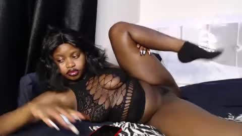 Hotcurvykeisha online show from January 3, 2:21 am