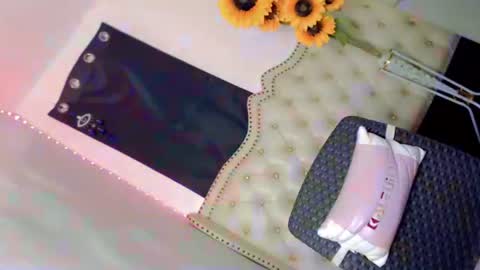 hotgirl_krisxx online show from October 7, 9:16 am