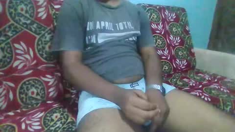 hotguyy001 online show from March 8, 3:54 am