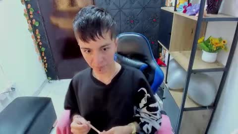 hannah online show from April 12, 7:45 am