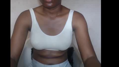 hotjessie0 online show from December 3, 6:36 am