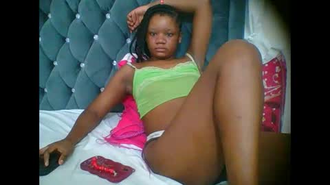 LOYCE online show from November 25, 8:29 pm