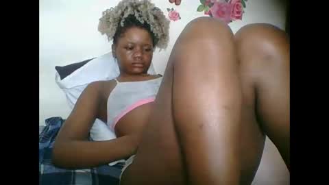 Snapshot of hotjeylee chatting on September 10, 2:01 am LOYCE online show from September 10, 2:01 am