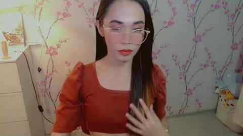 XANDRA online show from October 15, 9:10 am