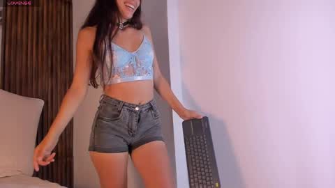 hotlovestory online show from May 24, 11:50 am