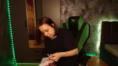 hotmariella online show from February 22, 3:01 am