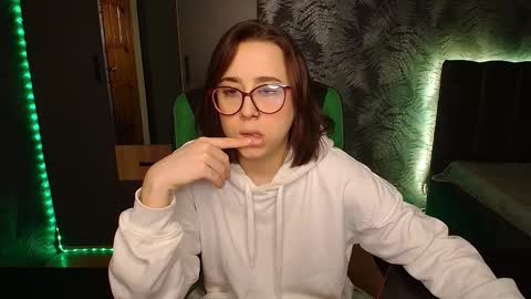 hotmariella online show from February 21, 1:22 pm