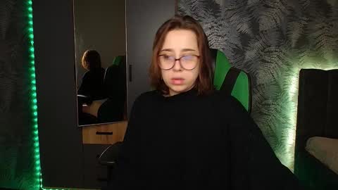 hotmariella online show from February 6, 8:29 am
