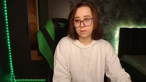 hotmariella online show from February 21, 10:17 am