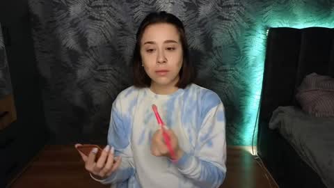 hotmariella online show from January 20, 1:28 am