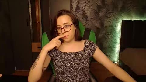 hotmariella online show from February 12, 5:16 pm