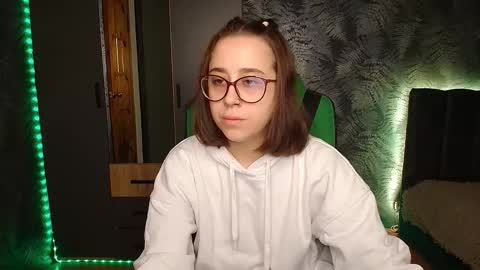 hotmariella online show from February 15, 12:11 pm
