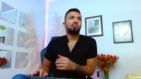 mathew online show from February 7, 9:26 am