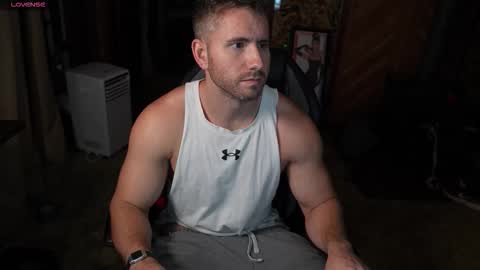 hotmuscles6t9 online show from October 11, 3:11 am