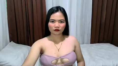 hotness_joy online show from April 18, 8:05 am