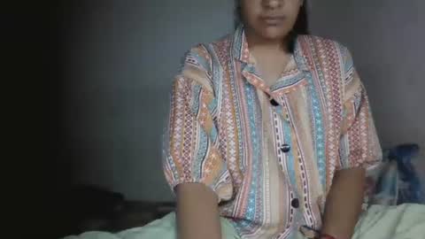 lola online show from May 14, 7:39 am