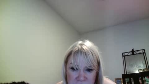 Snapshot of hotpepperrose chatting on February 19, 11:04 pm hotpepperose online show from February 19, 11:04 pm