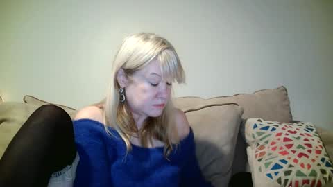 Snapshot of hotpepperrose chatting on December 16, 5:49 am hotpepperose online show from December 16, 5:49 am