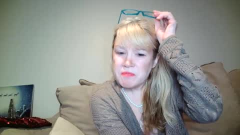 Snapshot of hotpepperrose chatting on December 5, 6:59 am hotpepperose online show from December 5, 6:59 am