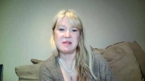 Snapshot of hotpepperrose chatting on December 5, 12:06 pm hotpepperose online show from December 5, 12:06 pm