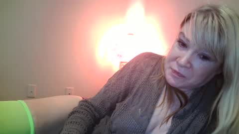 Snapshot of hotpepperrose chatting on March 6, 5:00 pm hotpepperose online show from March 6, 5:00 pm