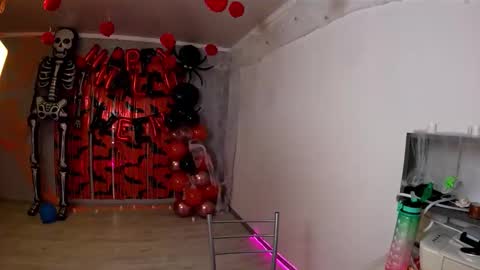 hotprincess2hot online show from October 22, 5:10 am