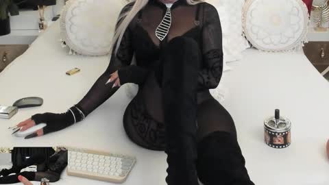 Delya- online show from September 25, 2:35 pm