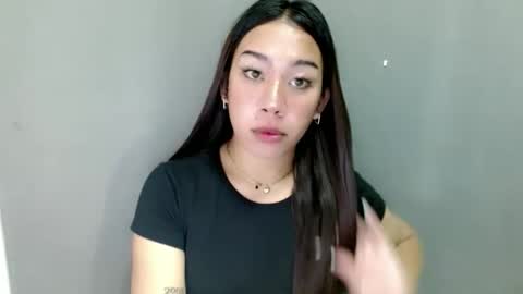 jelaigrande  online show from December 5, 8:02 am