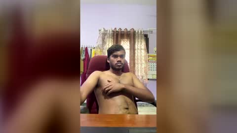 hottamilguy01 online show from February 26, 10:29 am