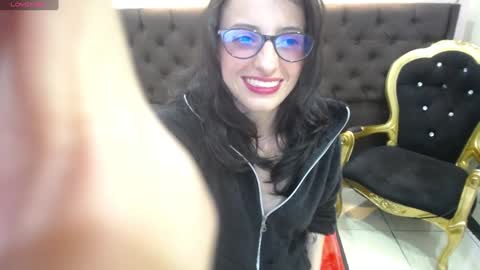 Snapshot of hottcandy21 chatting on December 10, 8:27 pm HottCandy21 online show from December 10, 8:27 pm