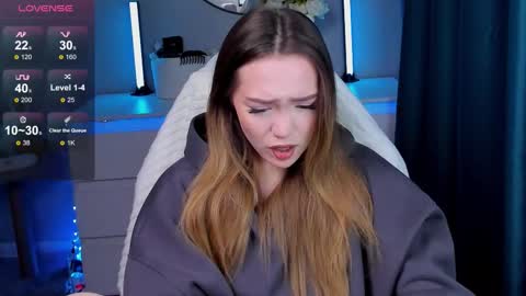 hello Im Eva online show from October 4, 8:50 pm