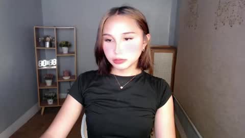 Snapshot of hottest_girl_vivianexx chatting on March 8, 10:22 am online show from March 8, 10:22 am