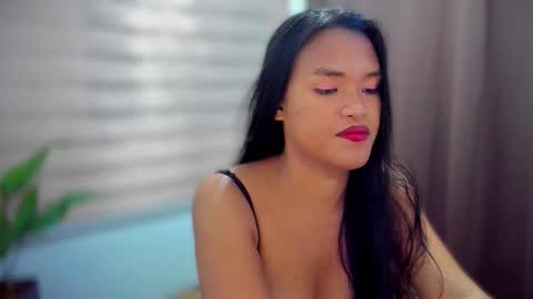 Maxine online show from September 18, 1:04 pm