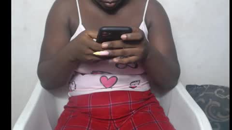 hottylissa1 online show from October 12, 7:05 pm