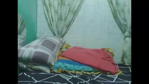 hotwetmommaxxx online show from September 25, 12:50 am