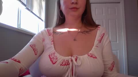 hotwifelili online show from April 13, 10:14 pm