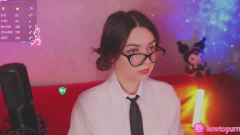 Mia online show from October 10, 5:08 pm