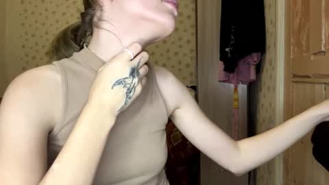 Chloe online show from November 18, 9:45 am